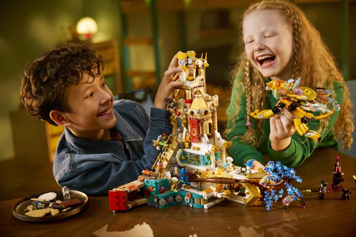 Actual product image LEGO Castle Nocturnia (LEGO Dreamzzz)
