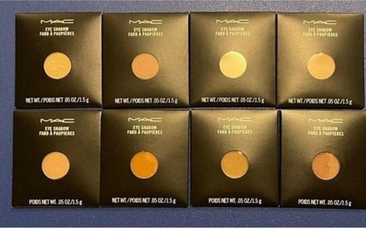 Actual product image MAC Cosmetics Eye Shadow / Pro Palette Refill Pan (Mat Wedge)