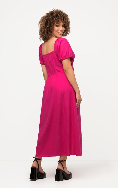 Image du produit Ulla Popken Robe midi en lin mélangé. Manches courtes et décolleté en forme de coeur. Bande smockée dans le dos. (54)