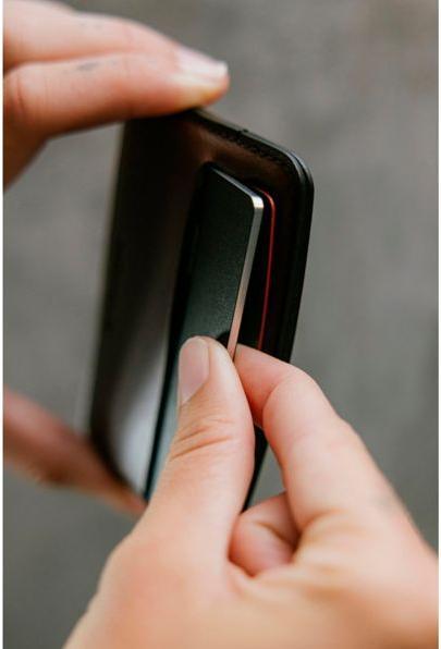 Actual product image Nomad Tracking Card Pro - Find My Black (iOS, iPadOS)