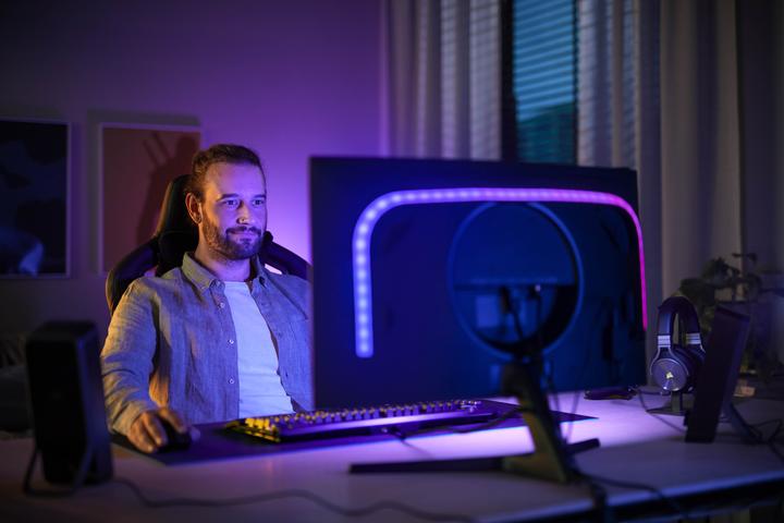 Actual product image Philips Hue Play Gradient incl. Bridge (Multicoloured, 90.50 cm, Indoor)