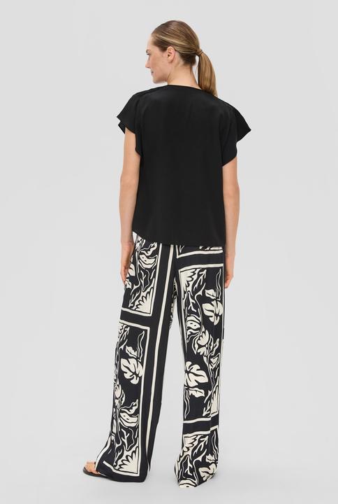 Produktbild S.Oliver Bluse Blusenshirt mit Smok-Detail und Volantärmeln (34)
