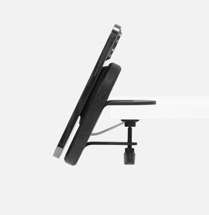 Actual product image Oakywood MagSafe iPhone Stand - vertical iPhone dock - color Black -
