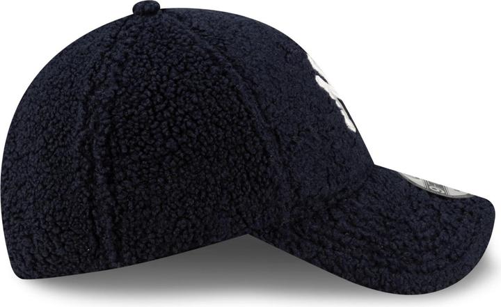 Image du produit New Era 9Forty Strapback Sherpa Cap - Borg Ny Yankees Navy