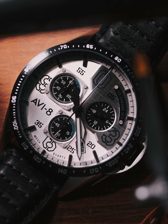 Produktbild AVI-8 AV-4077-01 P-51 Mustang Chronograph 43mm 5ATM (Analoguhr, 43 mm)