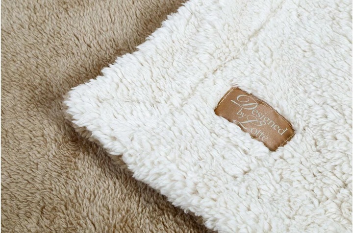 Actual product image Designed by Lotte Wush (Dog)