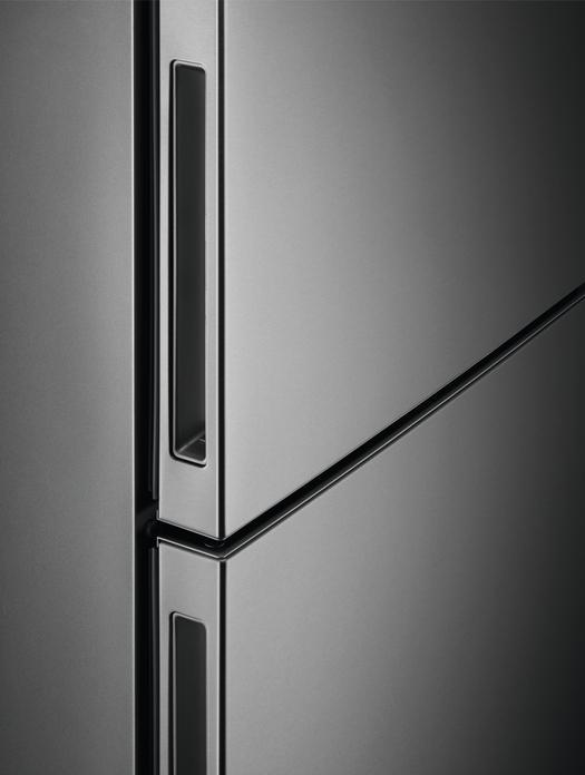 Actual product image AEG Eco Santo RCB732E5MX NoFrost upright fridge-freezer (331 l)