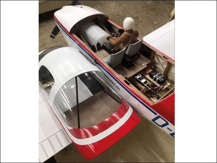 Immagine prodotto Vq Models Piper PA-38 Tomahawk / 1900mm ARF (Motore multiplo)