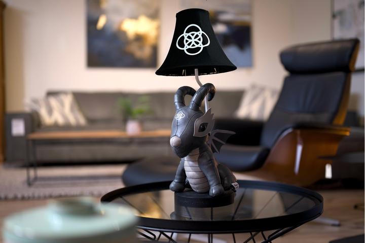 Produktbild Happy Lamps Black Dragon der Drache, LED Tischleuchte, handgefertigt (450 lm)