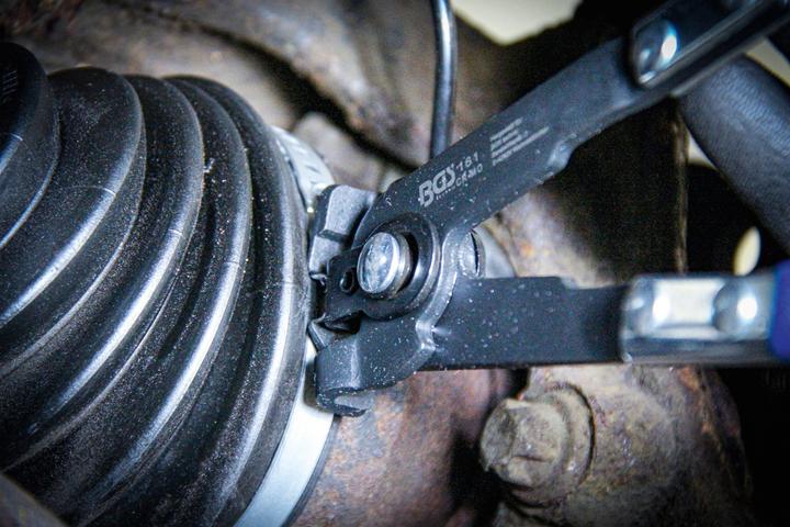 Actual product image BGS Axle boot clamp set