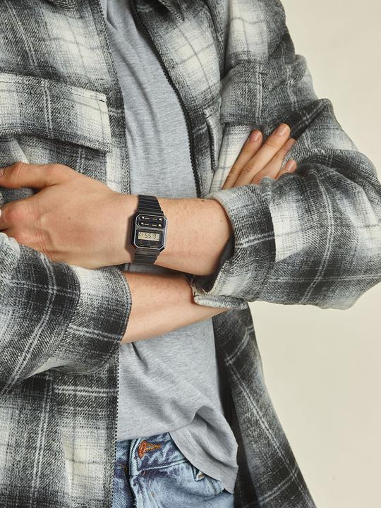 Actual product image Casio Zegarek A100WEGG -1A2EF (Watch with gemstone, 33 mm)