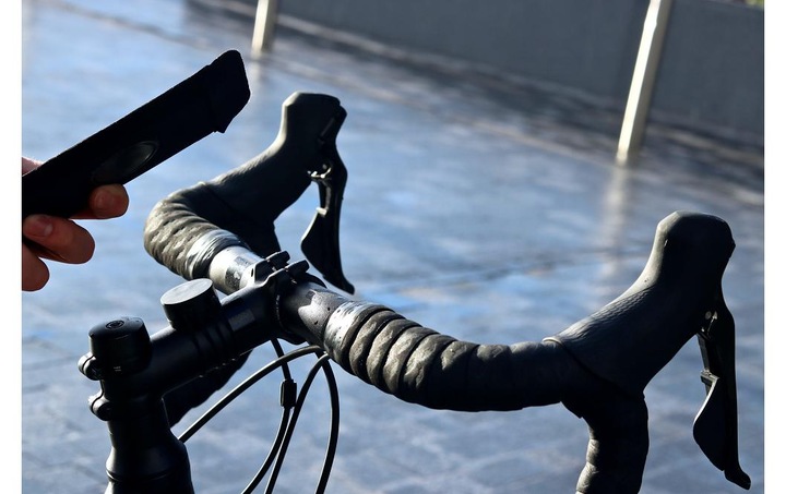 Actual product image Shapeheart Magnetic Bike Mount 6.7