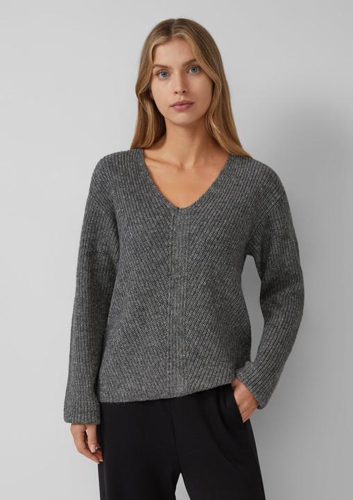 Produktbild s.Oliver Strickpullover Weicher Strickpullover im Relaxed Fit mit V-Ausschnitt (36)