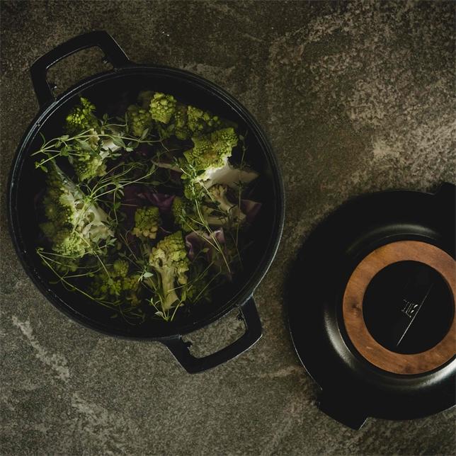 Actual product image Fiskars Norden pot, 4l (Pot, Cast iron)