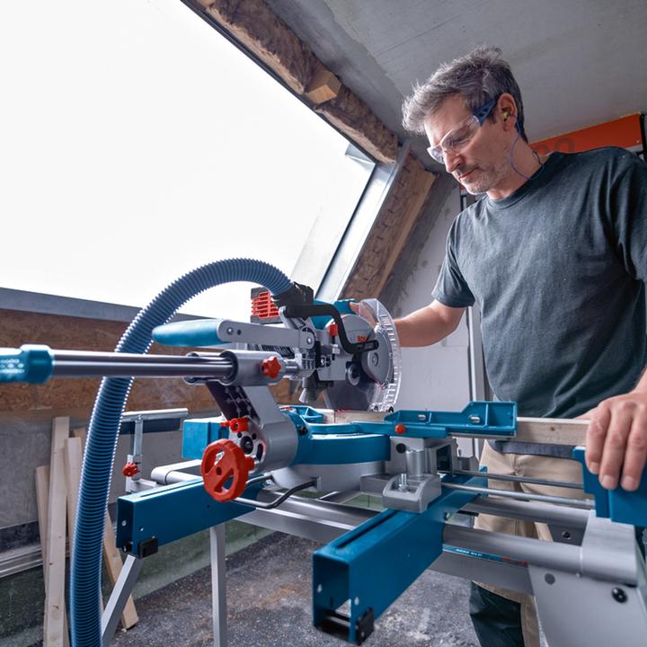Produktbild Bosch Professional Akku-Kapp- und Gehrungssäge BITURBO GCM 18V-216 D