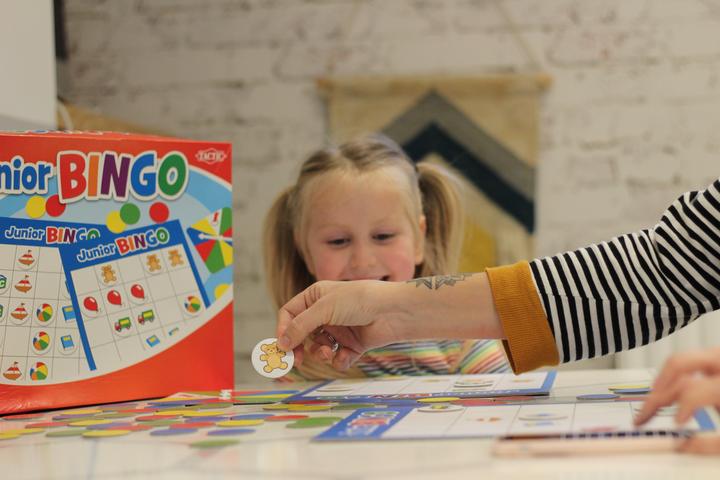 Actual product image Tactic Junior bingo (Danish, Dutch, English, Estonian, Finnish, French, German, Lithuanian, Norwegian, Swedish, Ukrainian, 2 - 6 Players)
