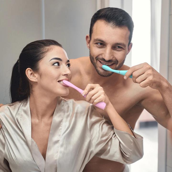 Actual product image Foreo issa™ 4 (Electric Toothbrush, Arctic Blue, 1 unit)