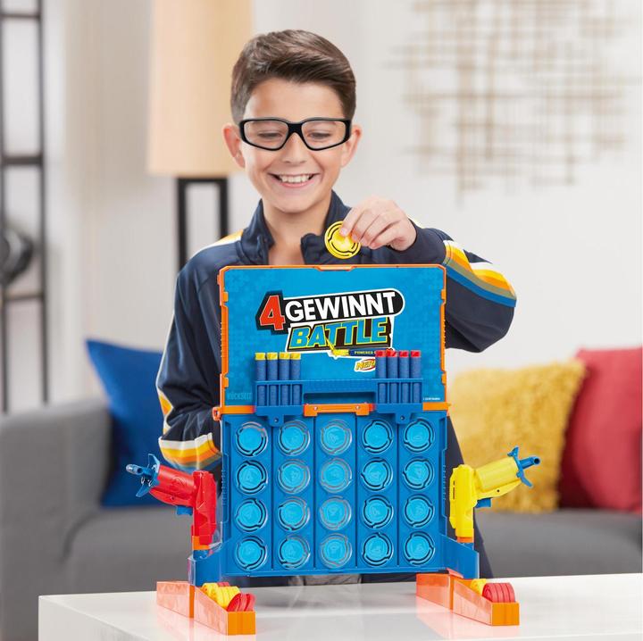 Produktbild Hasbro Gaming 4 gewinnt Battle Spiel mit Nerf Blastern