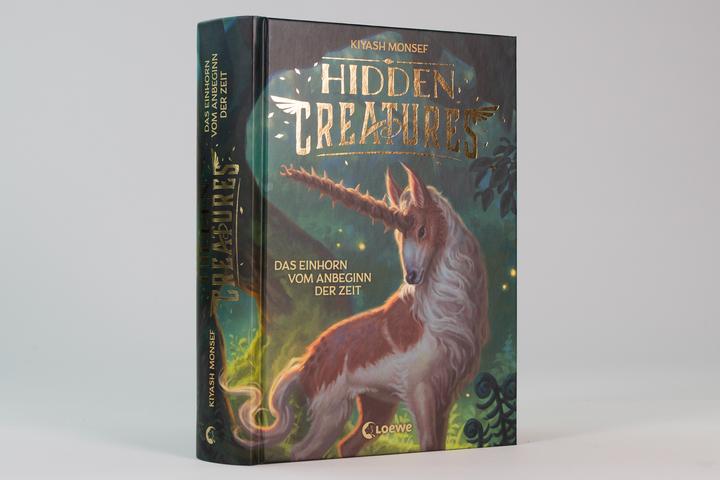 Produktbild Loewe Hidden Creatures (Band 1) - Das Einhorn vom Anbeginn der Zeit (Deutsch, Sarah Heidelberger, Kiyash Monsef, 2025)
