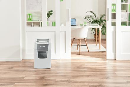 Produktbild Leitz Aktenvernichter IQ Autofeed Office 150 Mikroschnitt 2 x 15 mm 44 l Blattanzahl (max.): Sicherheit (Microschnitt)