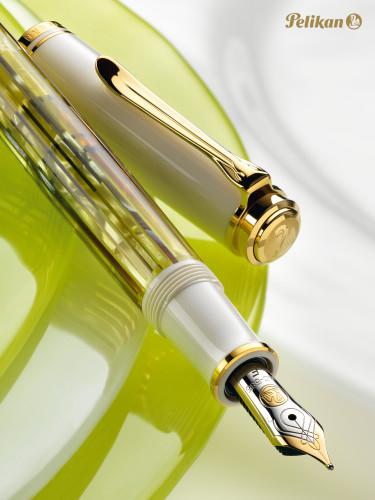 Image du produit Pelikan Stylo Plume M400 Blanc Ecaille EF Etui (Blanc, Blanc/jaune, Marron, 1x)