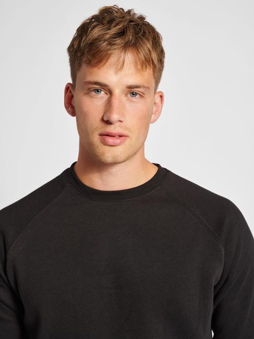 Actual product image hummel Red Classic Sweatshirt (XL)