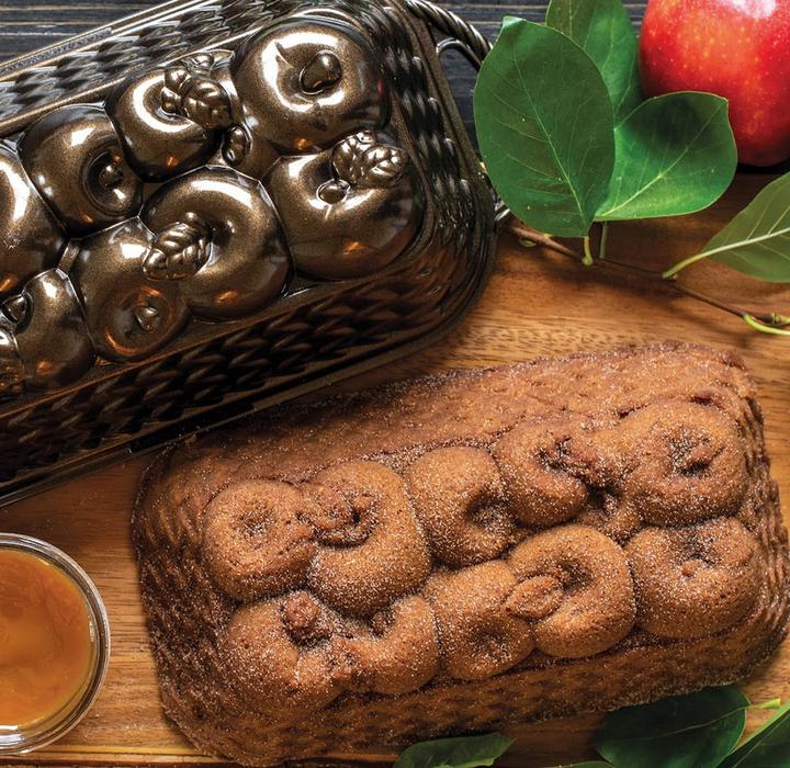 Produktbild Nordic Ware Backform Apple Basket Loaf