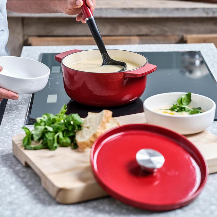 Actual product image KitchenAid braadpan 26cm - gemailleerd gietijzer - keizer rood - rond (26 cm, Casserole + Stewpot, Cast iron)