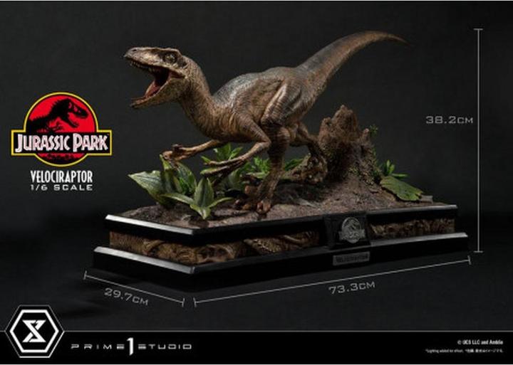 Actual product image Prime 1 Studio Jurassic Park Legacy Museum Collection Velociraptor Attack