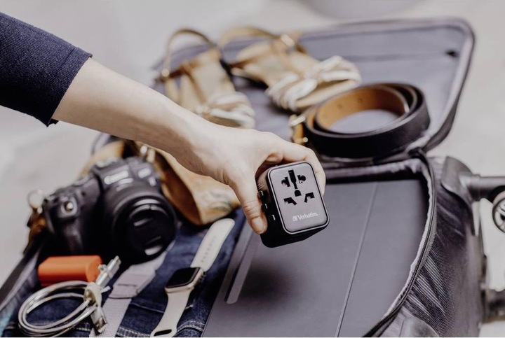 Immagine prodotto Verbatim Adattatore da viaggio universale con 1 x USB-C PD 20W / 1 x USB-A QC 3.0
