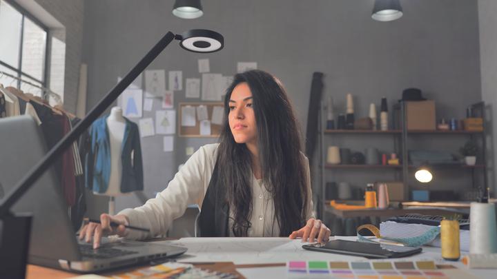 Image du produit Luctra Table Lite lampe de bureau design LED dimmable, contrôle gestuel, HCL, 900lm, 2,700K à 6.50 (900 lm)