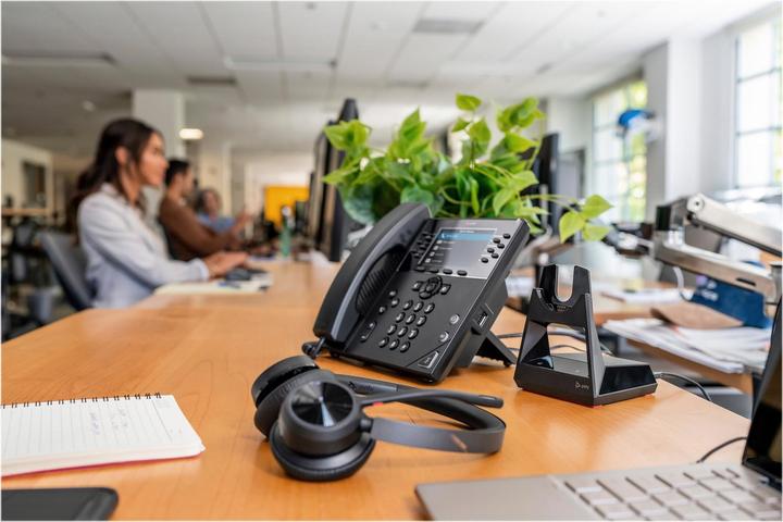 Produktbild Poly Voyager 4320 (Kabellos, Kabelgebunden, USB-A)