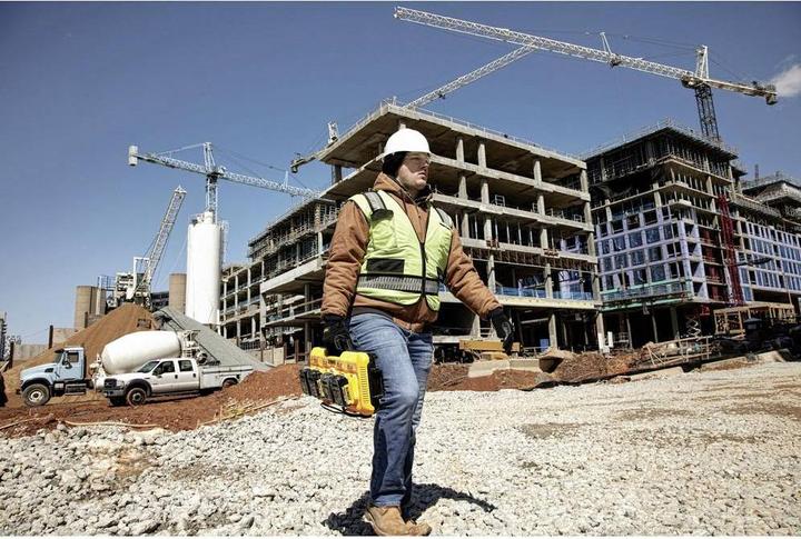 Immagine prodotto DeWalt Caricabatterie XR multi-tensione a 4 porte da 8A (10.8 V)