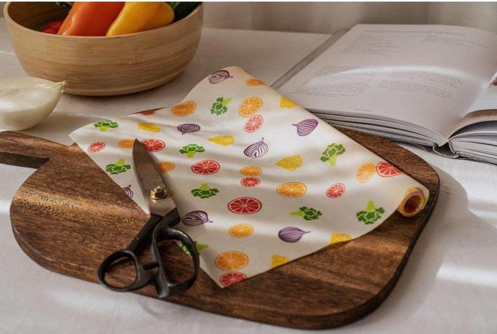 Actual product image Nuts Beeswax Cloth Roll Fruit, 30.5x90 cm (1 x)