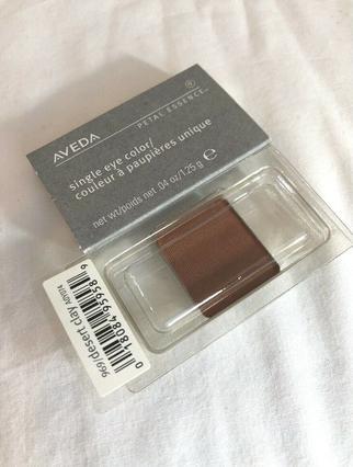 Actual product image Aveda Petal Essence Single Eye Color Desert Clay 969 1.25g - Discontinued BNIB (Desert Clay)