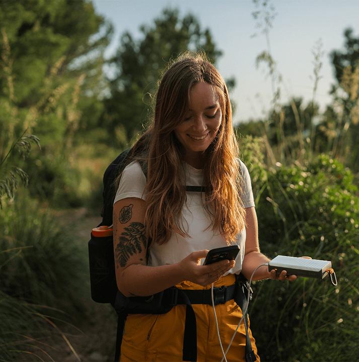 Immagine prodotto Xtorm 15W, 1x USB-C, 1x USB-A Solar Power Bank (10000 mAh, 15 W, 37 Wh)