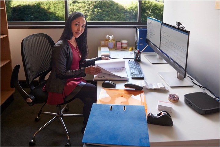 Actual product image HP E24q G5 (2560 x 1440 pixels, 23.82")