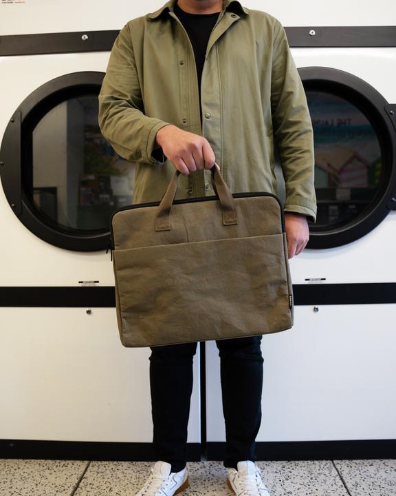 Actual product image Hayashi-UK Laptop Notebook Tablet Tasche, veganes Papier Leder (15")