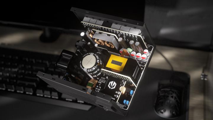 Actual product image Endorfy PSU Supremo FM6 80+ Gold 1000 W (1000 W)