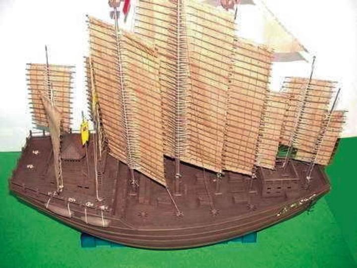 Actual product image Trumpeter Chinese Junk Chengho 1405-1430