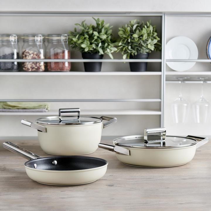Produktbild Smeg CKFC2411CRM Schmortopf Ø 24 cm mit Glasdeckel, 2 Griffe, creme (24 cm, Bräter + Schmortopf)