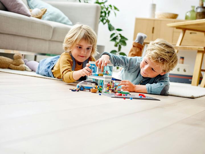 Actual product image LEGO Modern family house (60291, LEGO City)