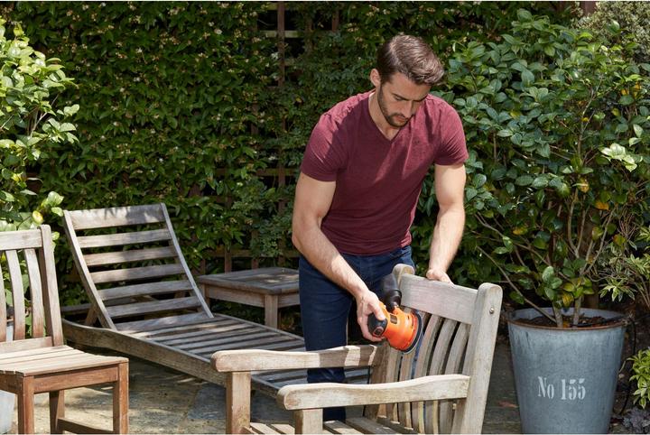 Actual product image Black & Decker BEW210QS (Eccentric grinder, 230 W)