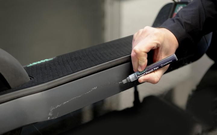 Actual product image Egret Lackstift Forest Green