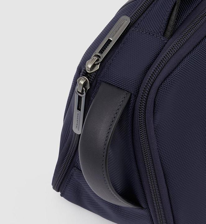 Actual product image Piquadro Letter 2 - Expandable toilet bag (7 l)
