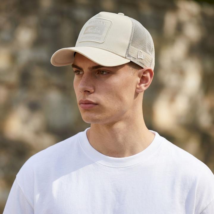 Produktbild New Era A-Frame Mesh Trucker Cap - TONAL PATCH beige (One Size)