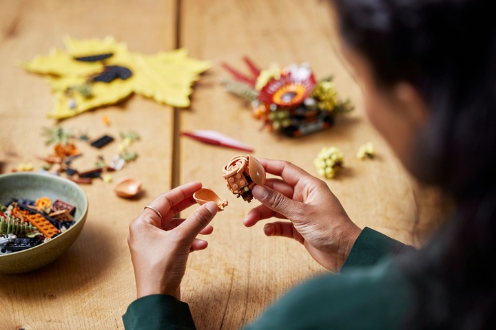 Actual product image LEGO Dried flower arrangement (10314, LEGO Icons, LEGO Botanical)