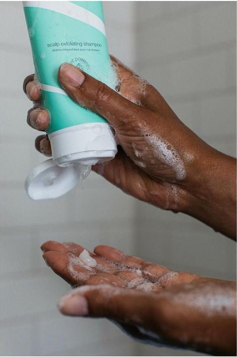 Produktbild Boucleme CURLS REDEFINED scalp exfoliating shampoo 250 ml (250 ml, Flüssiges Shampoo)