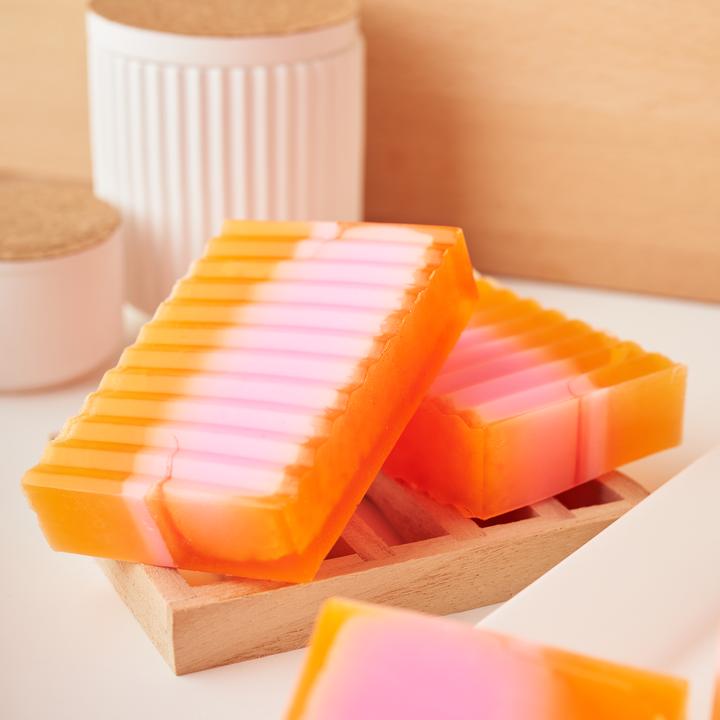 Actual product image VBS Giessseife, transparent