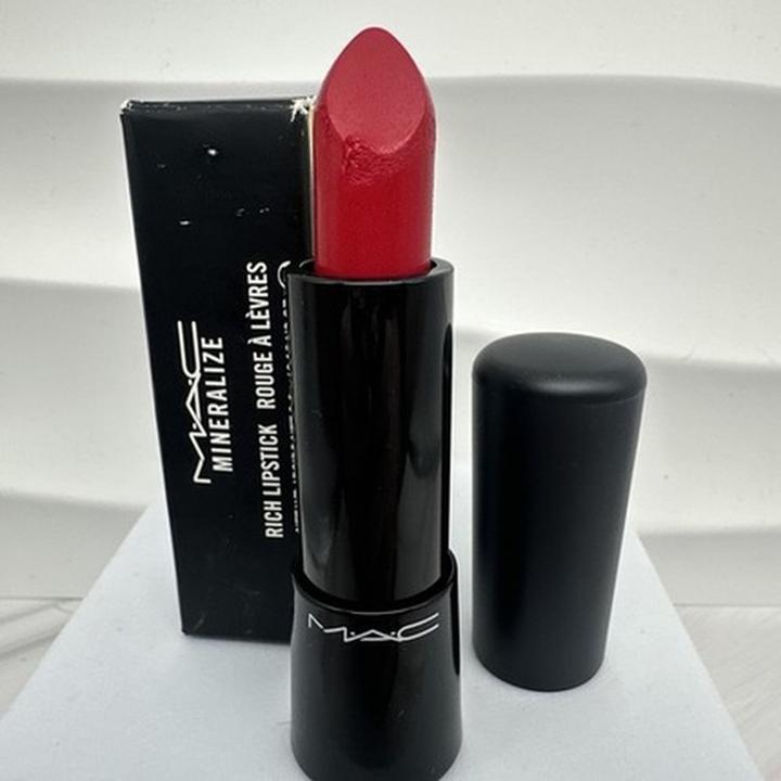 Image du produit MAC Cosmetics Rouge à lèvres riche Mineralize (So Good Red)